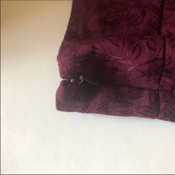 Ann Taylor Loft.  Burgundy skort - Picture 4 of 6
